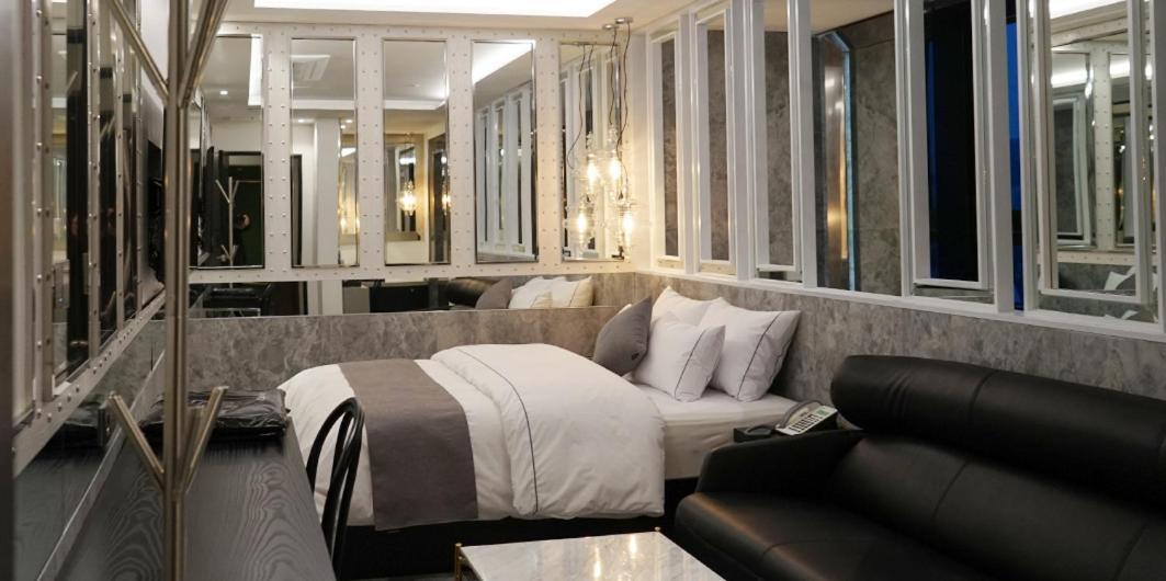 Astro Hotel Yongin Ngoại thất bức ảnh
